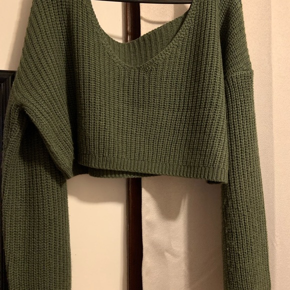 Boohoo Cropped Sweater size L - Picture 2 of 3